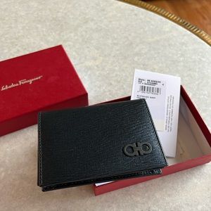 Salvatore Ferragamo Gancini Wallet NWT authentic